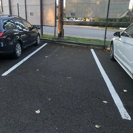 Mymara 8 アパート